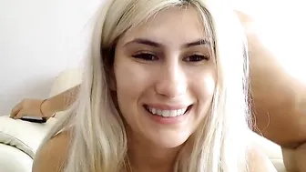 sex_spies Slut caresses his cap