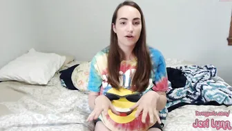 jerilynn Spectacular babe jerks off anus