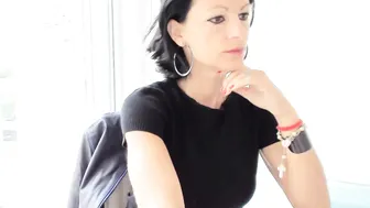 danydanyale87 handjob in different positions