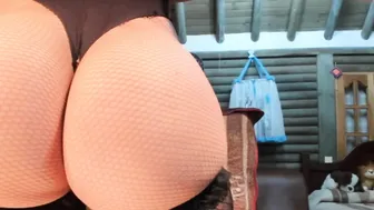 little_izzi slut fucks bear