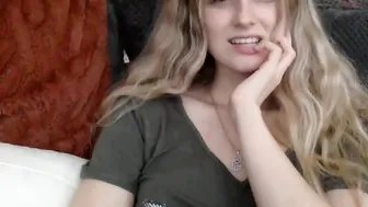 peachezzs gorgeous slut in oil