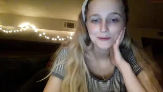 peachezzs sexy blonde hard jerks both holes