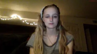 peachezzs sexy blonde hard jerks both holes