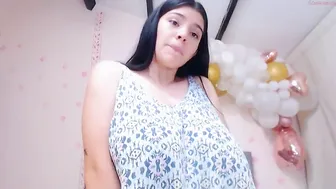 nahomy_pretty busty harlot fingering pussy
