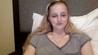peachezzs sweet little thing wags elastic booty