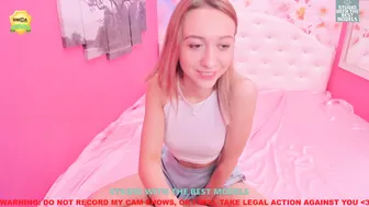 nikki_coy dick shows off her shaved cunt