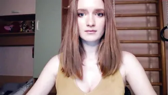 lick_it_up_big_boy hot babe fucks shaved holes