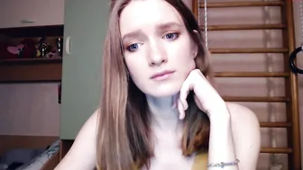 lick_it_up_big_boy hot babe fucks shaved holes