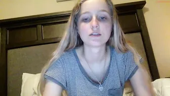 peachezzs tasty  cam girl  fucks her ass furiously