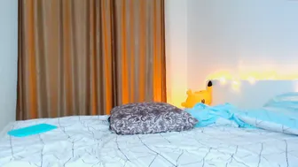 elissbaby sexy blonde fucks sex lips