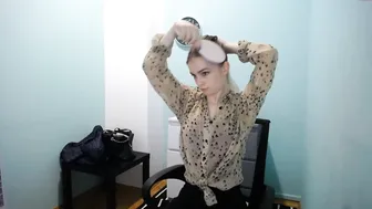 ann_livv beautiful woman in black clearly jerks off her vagina