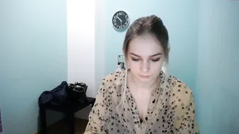 ann_livv beautiful woman in black clearly jerks off her vagina