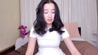 aryansoren sexy hottie gently pulls pussy