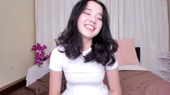 aryansoren sexy hottie gently pulls pussy