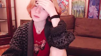 alicebreeze busty blonde licks nipples