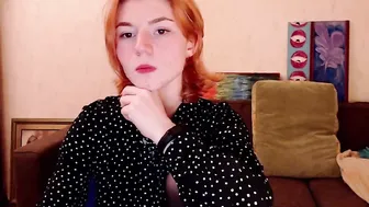 alicebreeze showing her butt