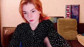 alicebreeze showing her butt