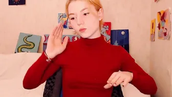 alicebreeze Attractive chick fucks juicy slits