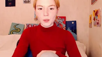 alicebreeze Attractive chick fucks juicy slits