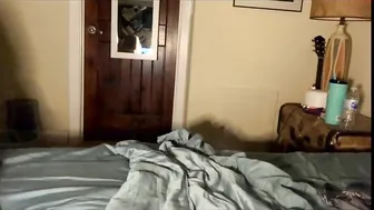 juneavery skinny bitch jerks pussy with dildo