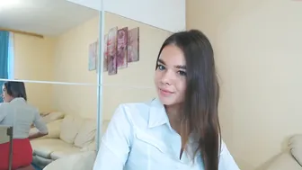 holakitty teen slut fingers pussy