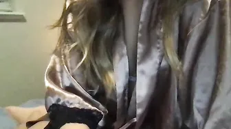 hazelbby98 gorgeous ladies twirl tight ass