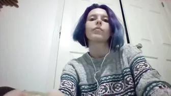 calliopekitty great girl fucks shaved cunt