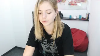 blonde_andcute Hot beauty