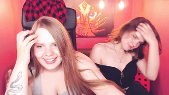 sweetsinsss Entertaining chick