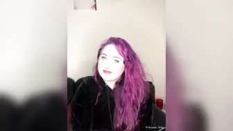 princessorla hot babe fucks cunt