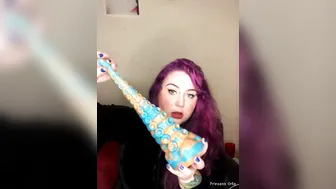 princessorla hot babe fucks cunt