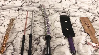 princessorla black-haired handjob lying on the couch