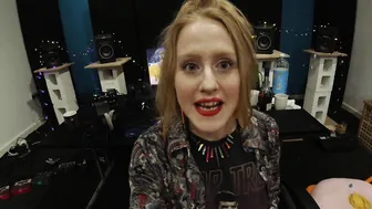 lucymuse charming and seductive beauty