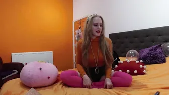 lucymuse painted bitch gently pulls pussy