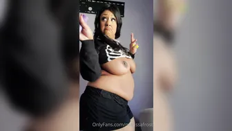 marissafrost crazy chick masturbates both holes