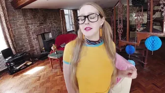 lucymuse vicious girl relish fingers with herself