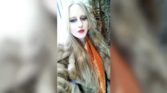 lucymuse hot babe jerking off pussy