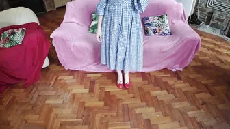 lucymuse beautiful maid masturbating cunt