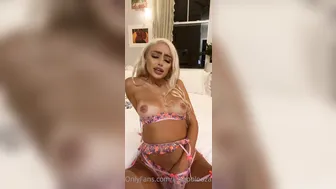 lissapolooza sweetly caress your body