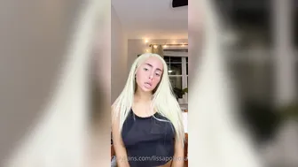 lissapolooza whore model shows off her beauty