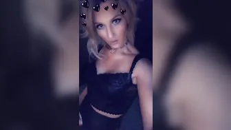 kayleighcoxx84 tasty  cam girl  fucks her ass furiously