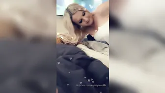 kayleighcoxx84 hot lady caresses big tits