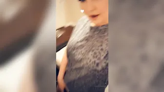 kayleighcoxx84  playful flirt dancing striptease