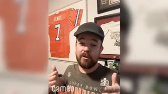 joclynstone busty chick caresses shaved foil