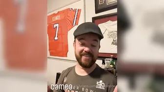 joclynstone busty chick caresses shaved foil