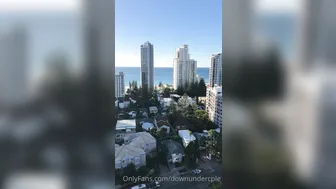 downundercple gets an orgasm from jerking