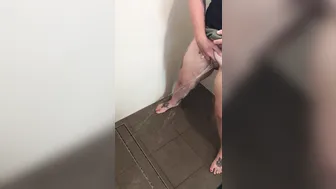 downundercple cute slut caresses the vagina with fingers