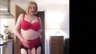 courtesananna gorgeous confused handjob pussy