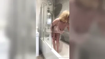courtesananna Desirable chick
