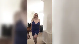 courtesananna shows her sweet holes